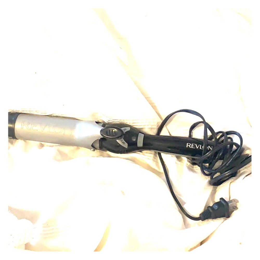 Wide barrel curling iron